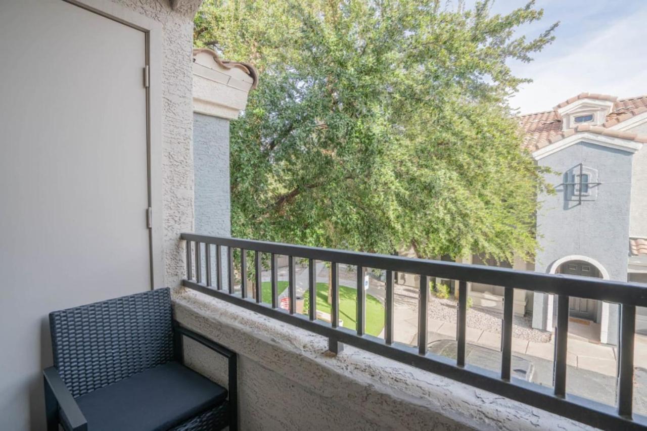 Apartament Posh 2Bd - Midtown - Gym, Pool, W-D, Parking - Sleeps 8 Phoenix Zewnętrze zdjęcie
